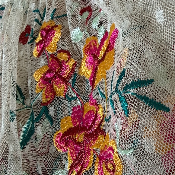 Umgee Floral Sheer Embroidered Blouse sz Small - Picture 6 of 11
